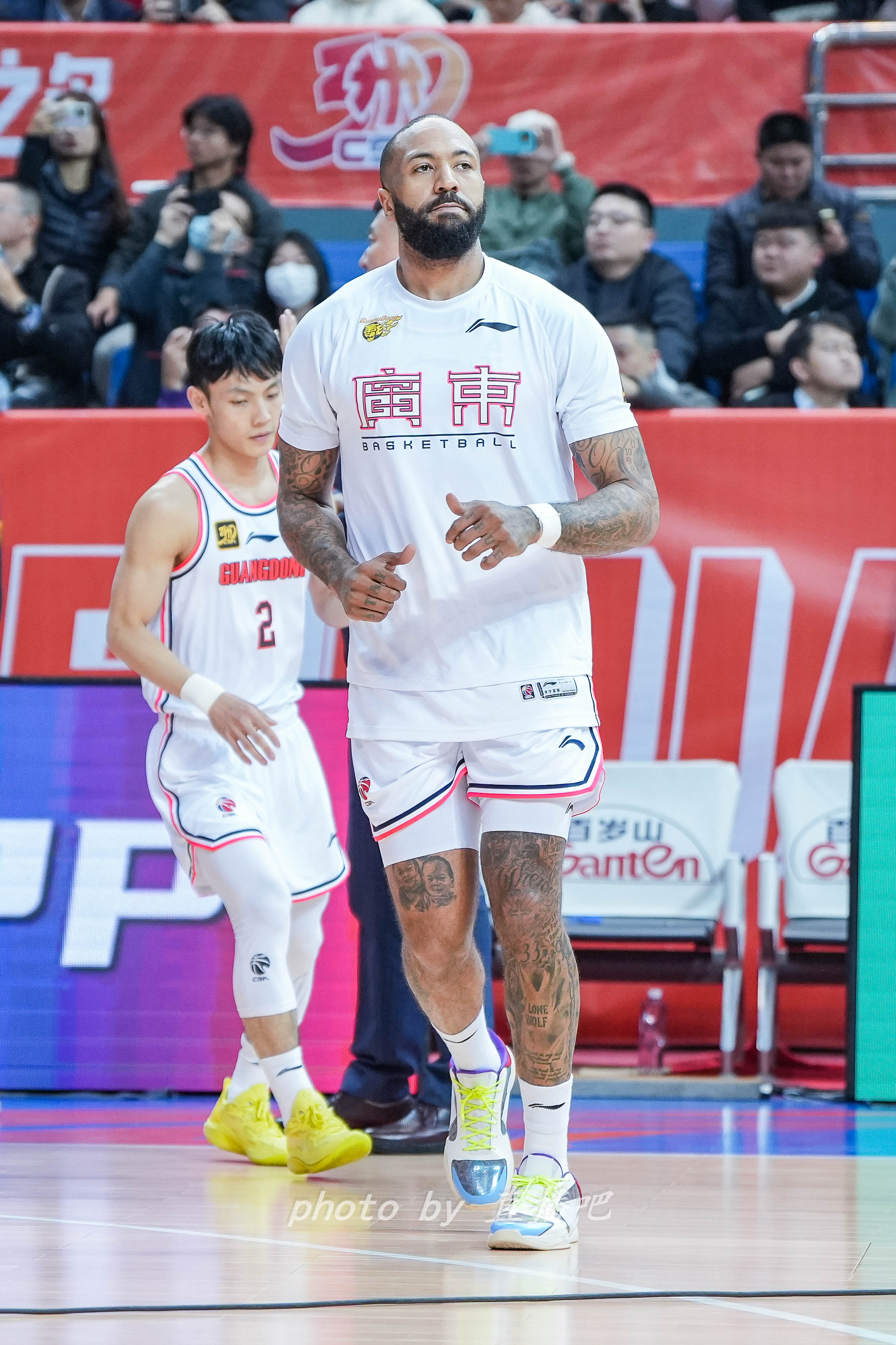  打得不錯！36歲吉倫沃特原本的第三外援卻成廣東男籃的真大腿