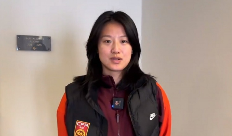  汪琳琳：范迪克是我的偶像和目標(biāo)，希望變成他那樣全面的中后衛(wèi)