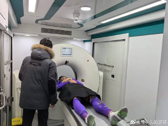 記者：謝維軍初步檢查無大礙，后續(xù)兩天還要注意觀察