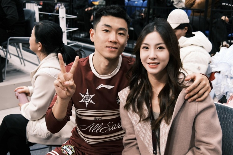  很搭！高詩巖妻子曬多張美照：打卡全明星 吉林下次見