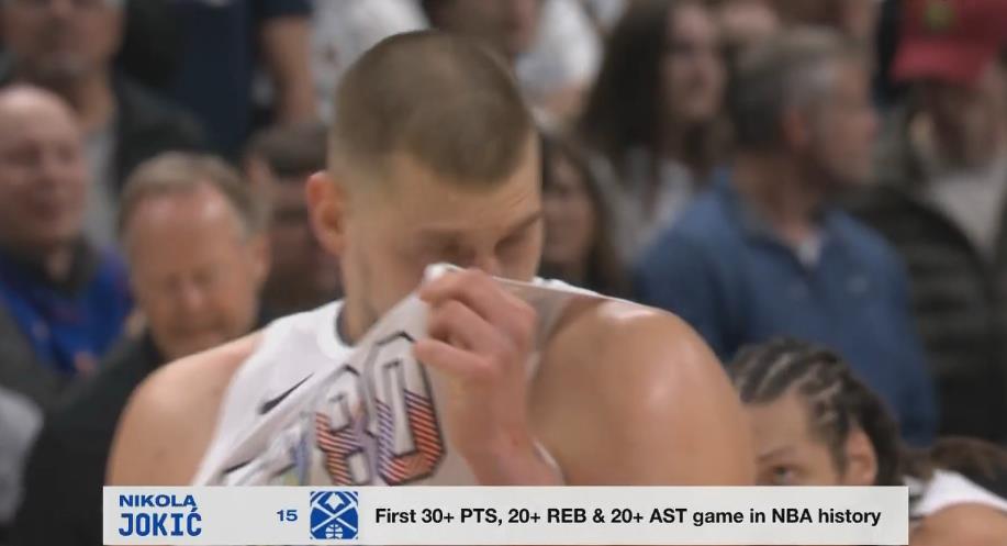  你貸款？轉播方字幕：約基奇30+20+20！NBA歷史首人！