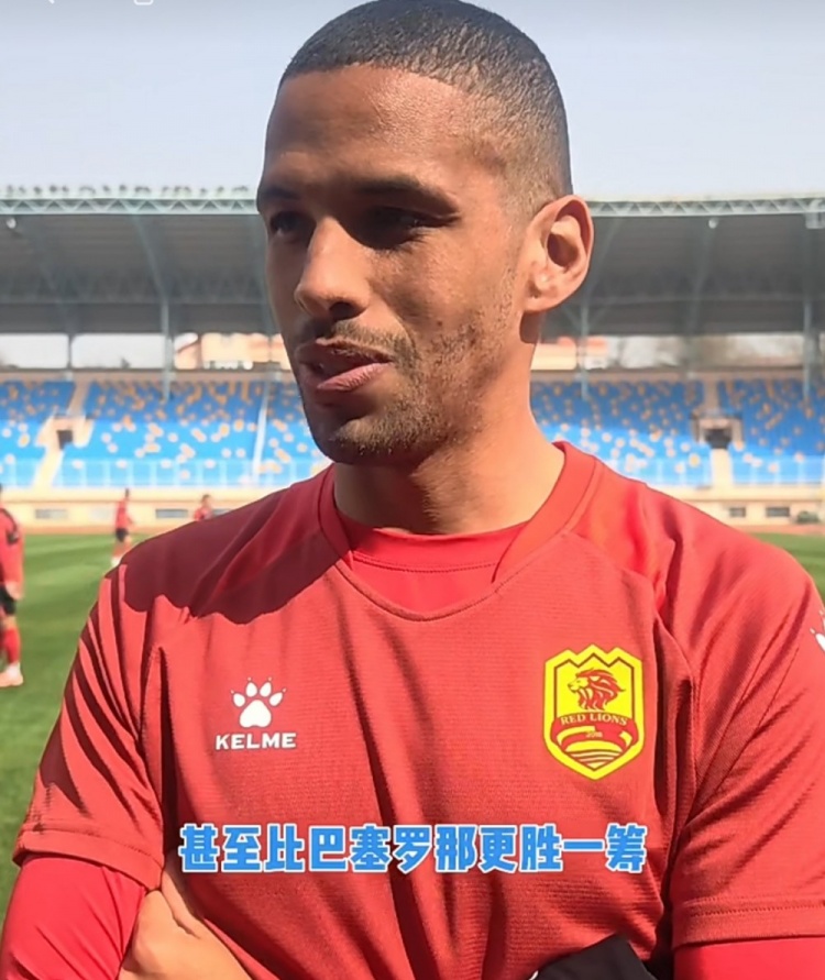  小里瓦爾多：青島比巴塞羅那更美 父親也喜歡中國(guó)的足球