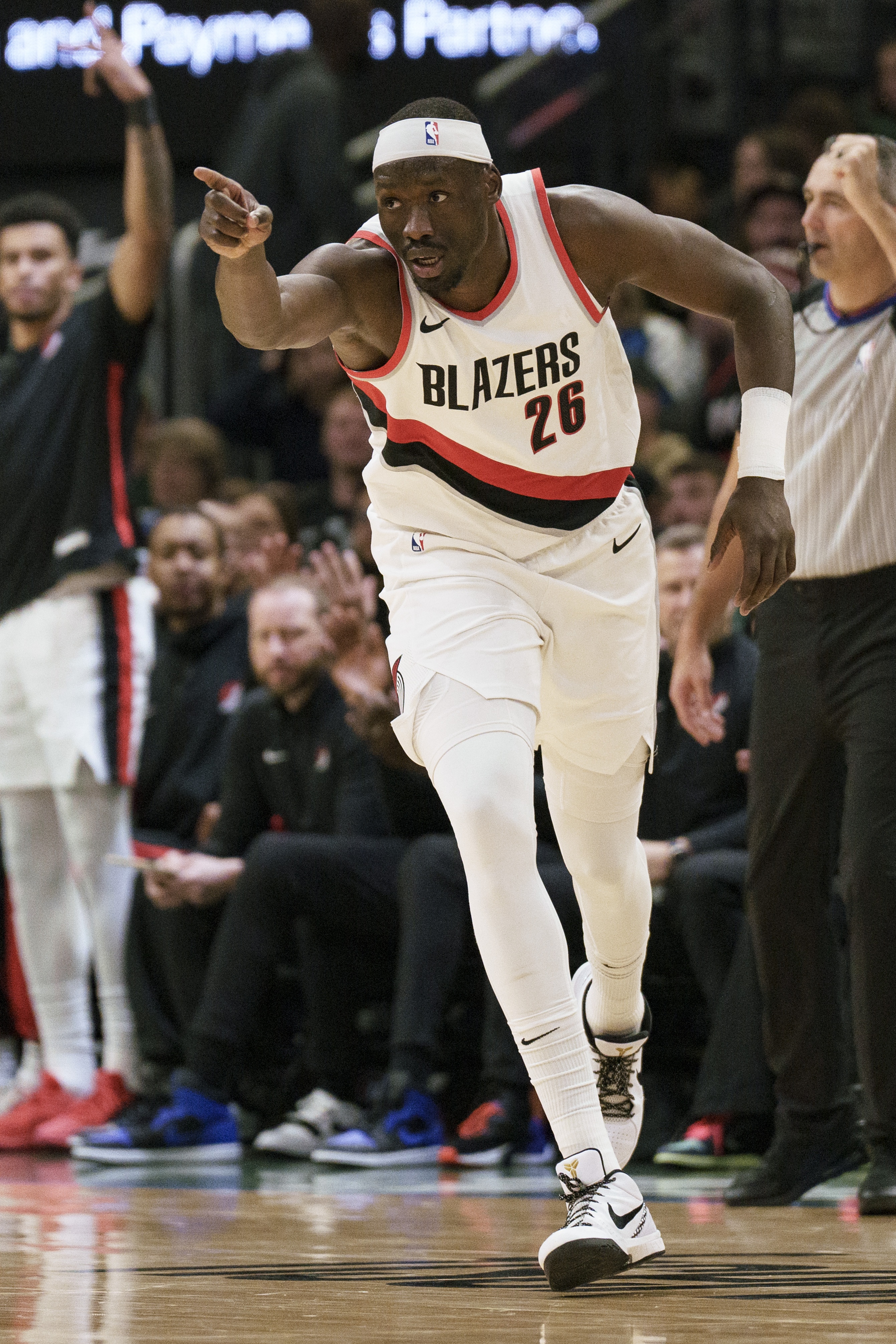  CBA名宿！里斯上半場三分4中3 11分鐘砍下11分5籃板
