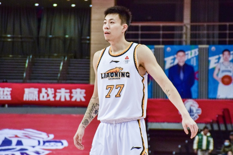  還得再調整！張鎮(zhèn)麟復出8中1拿到2分8助出現(xiàn)6失誤 正負值-34最低