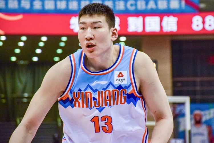  拼搶積極但手感不佳！李炎哲半場8中2&罰球6中4拿8分 搶4個前場板