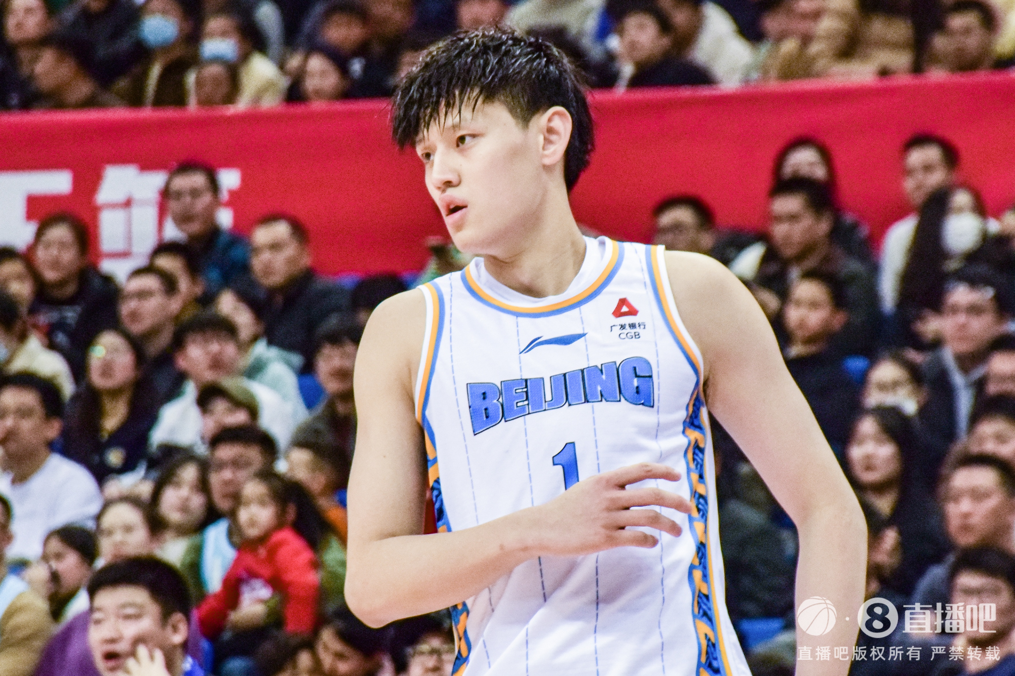 越打越好！曾凡博半場攻防亮眼 7中5貢獻12分2板2助1血帽1壓哨