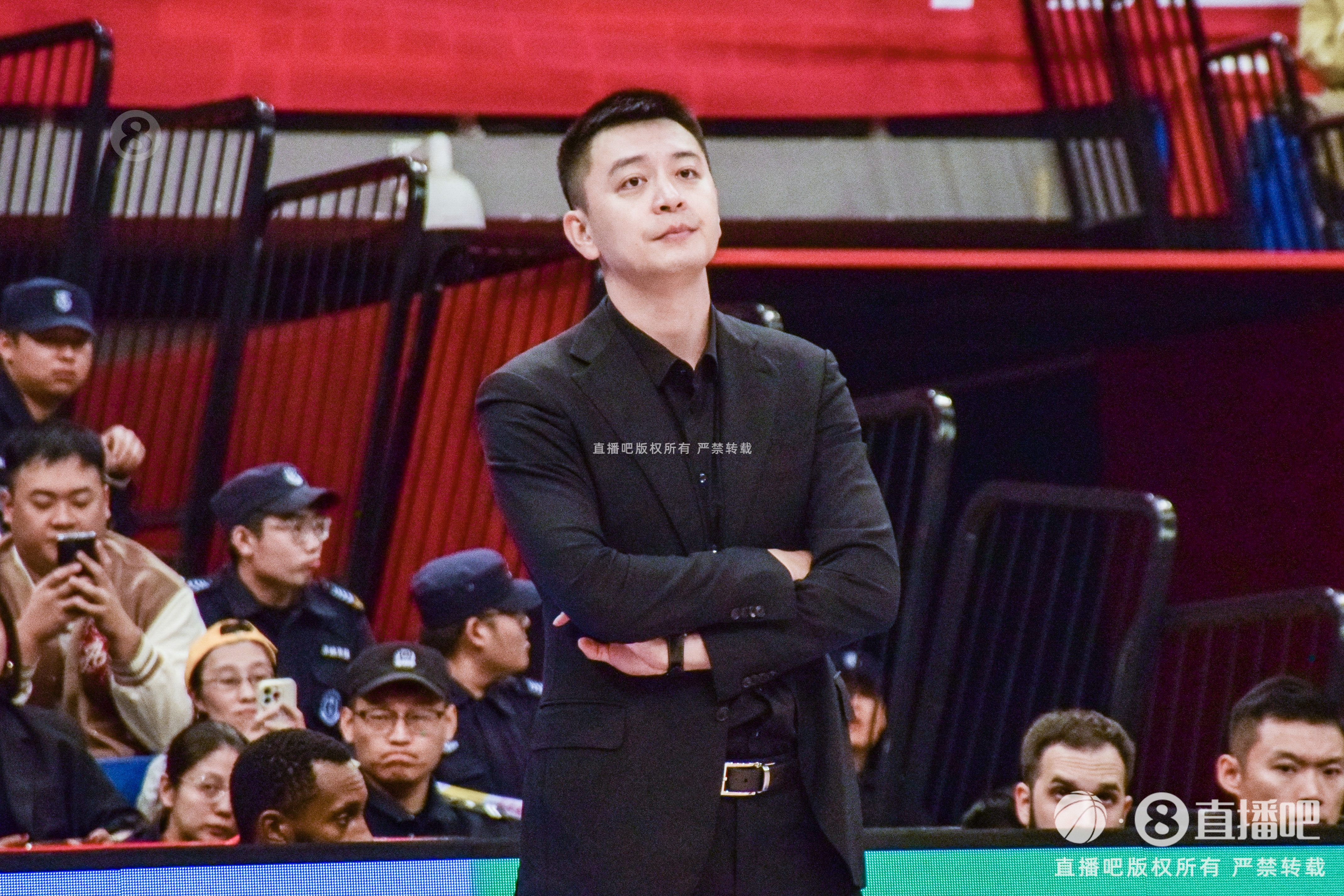  楊鳴：弗格今晚對(duì)陣上海缺陣 目前沒有想過(guò)排名的問(wèn)題