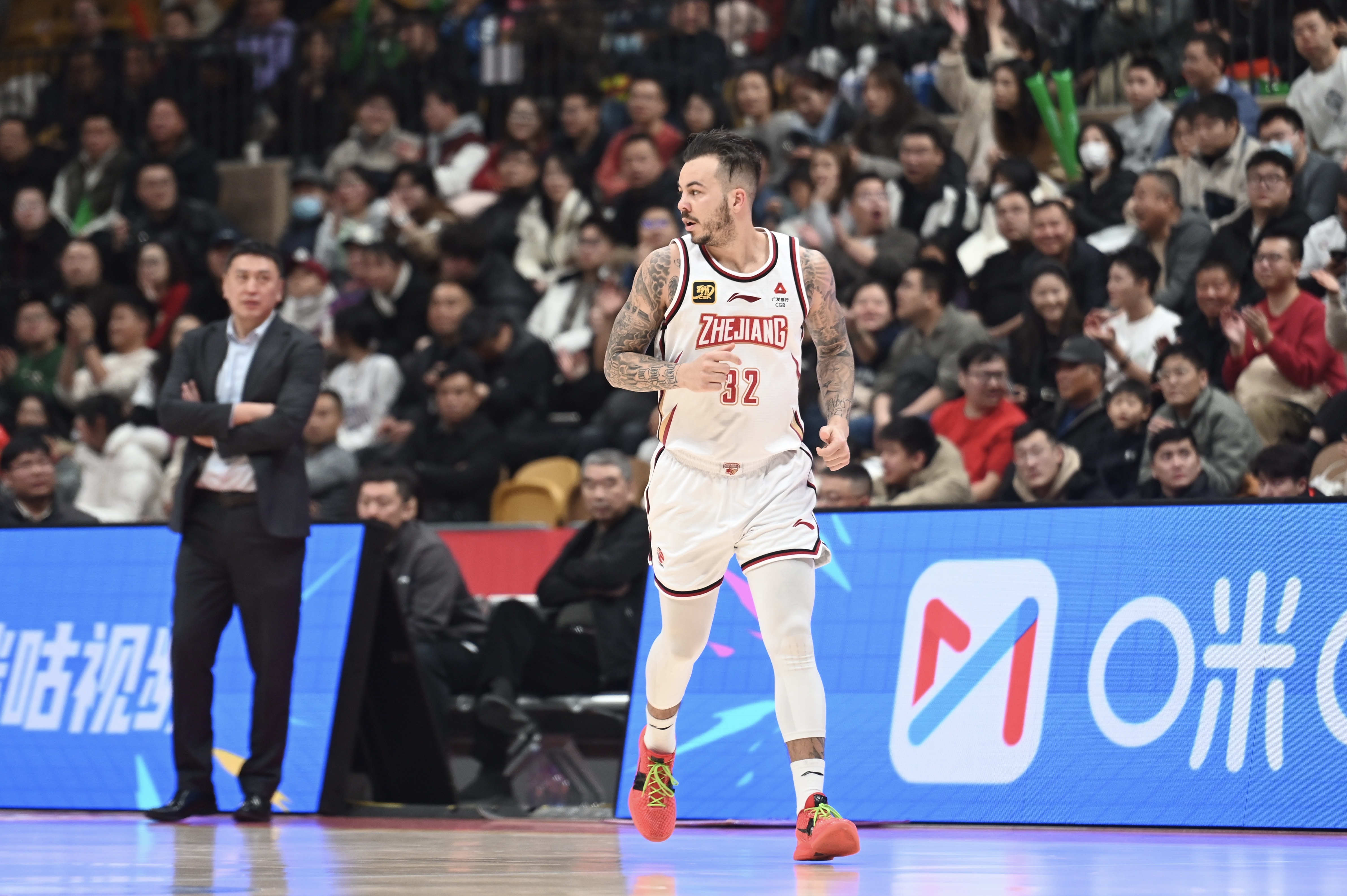 40+三雙難救主！約克39中18&三分22中10空砍48分10籃板11助攻